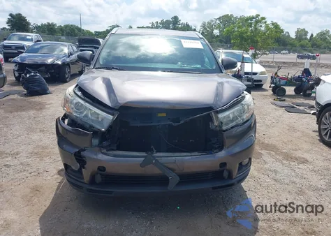 2015 Toyota Highlander Xle V6 z USA, uszkodzony, nr VIN 5TDKKRFH0FS104062